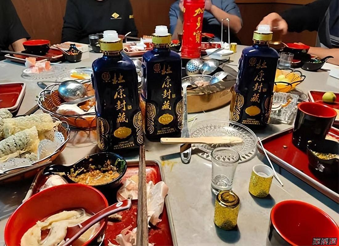 酱酒热销势头猛，名酒争锋宴席市场