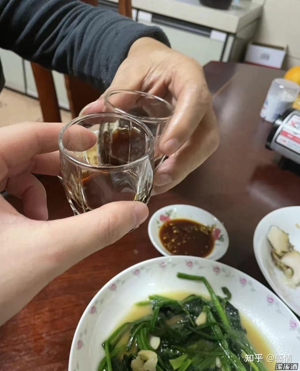 白酒真相大曝光：过半产品掺入食用酒精